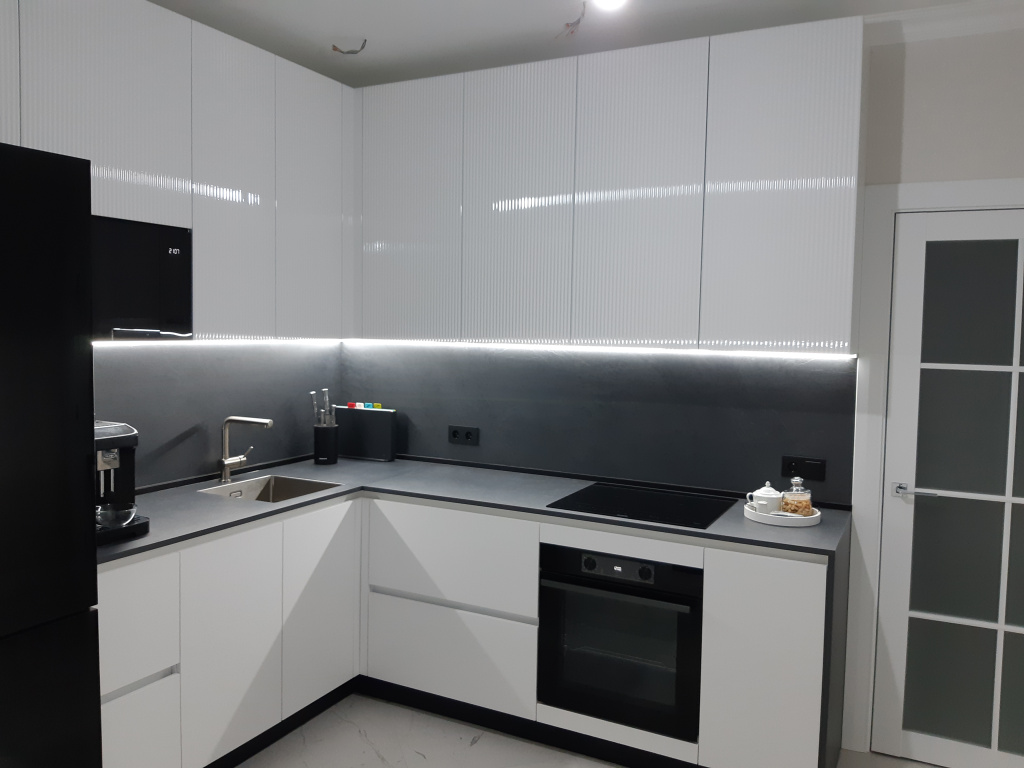 Кухня с бриллиантовым блеском - фото №5