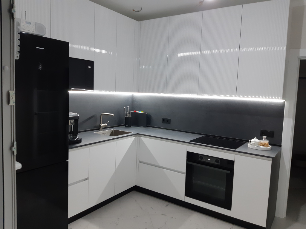 Кухня с бриллиантовым блеском - фото №4